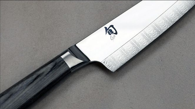 
                    Blade detail of the Shun Kagerou chef’s knife