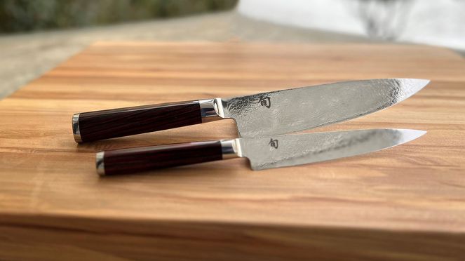 
                    Set de luxe Shun Kohen Anniversary avec un couteau de chef et un couteau universel