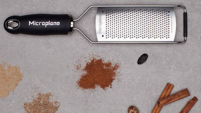 
                    La râpe fine Microplane est parfaite avec l'épice