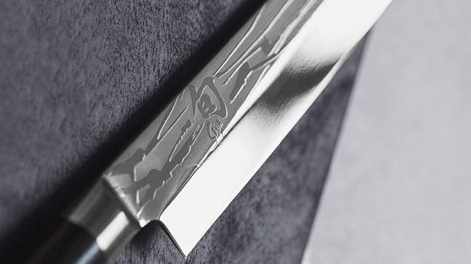 
                    Yanagiba Shun Pro Sho by Kai with damascus steel blade