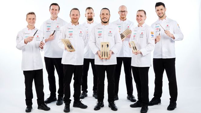 
                    Dinner spoon made by sknife, supplier of the Swiss Culinary National team