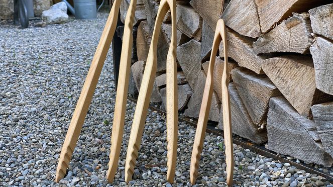 
                    Zetzsche Grillzange Buchenholz in 3 Längen