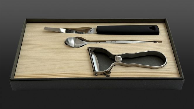
                    The set of Chefs’ tools by Danny Khezzar contains essential kitchen utensils