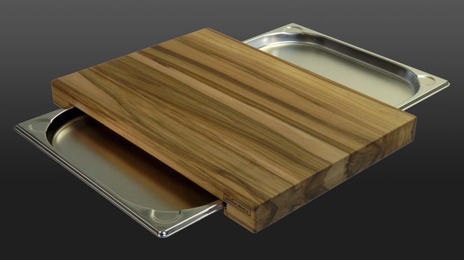 
                    The chopping board Gastro combines traditional German craftsmanship with modern functional design